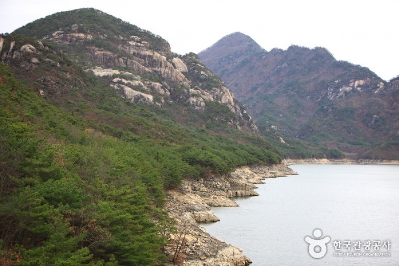 Chungjuho Lake  (8/10)