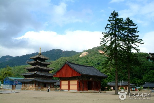 Beopjusa Temple