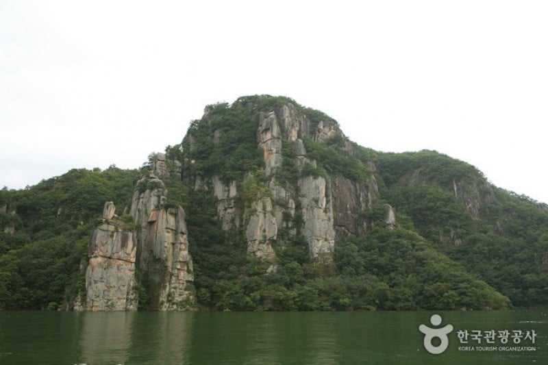 Chungjuho Lake Ferries · Chungjuho Tour Ship  (3/9)