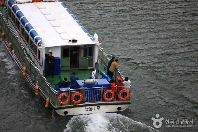 Chungjuho Lake Ferries · Chungjuho Tour Ship  (6/9)
