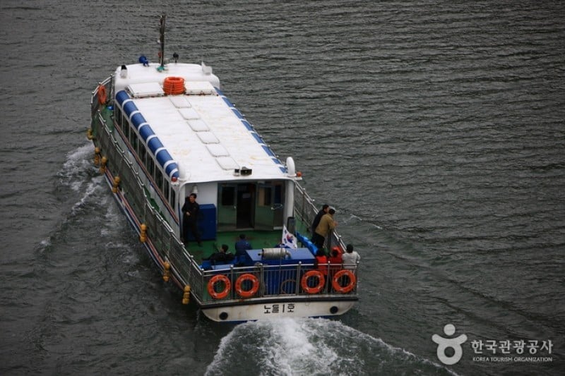 Chungjuho Lake Ferries · Chungjuho Tour Ship  (7/9)