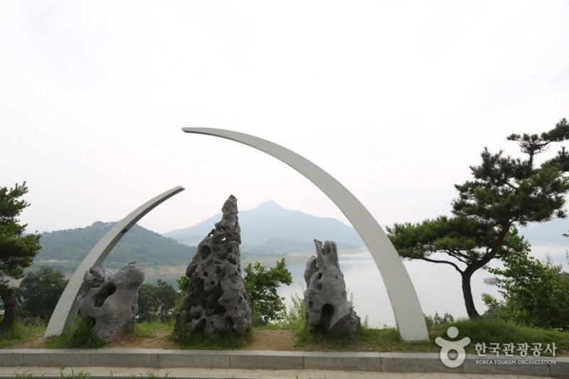 Cheongpung Land  (8/16)