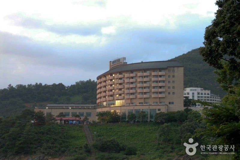Cheongpung Resort  (4/10)