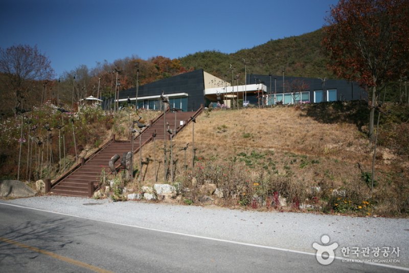 Neungkang Sotdae Art Museum  (1/11)