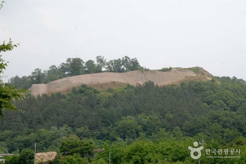 Samnyeonsanseong Fortress  (1/5)