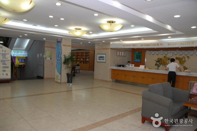 Suanbo Chosun Tourist Hotel  (1/6)