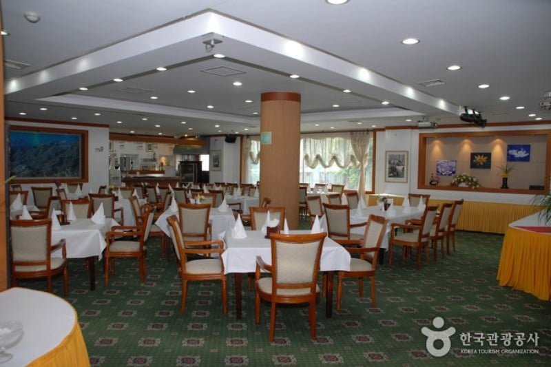 Suanbo Chosun Tourist Hotel  (2/6)