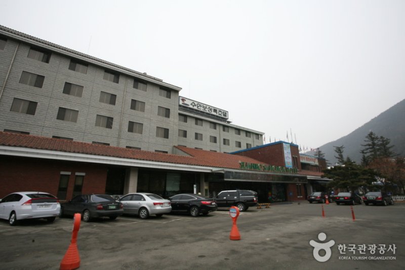 Sangnok Hotel (수안보상록호텔) (2/27)