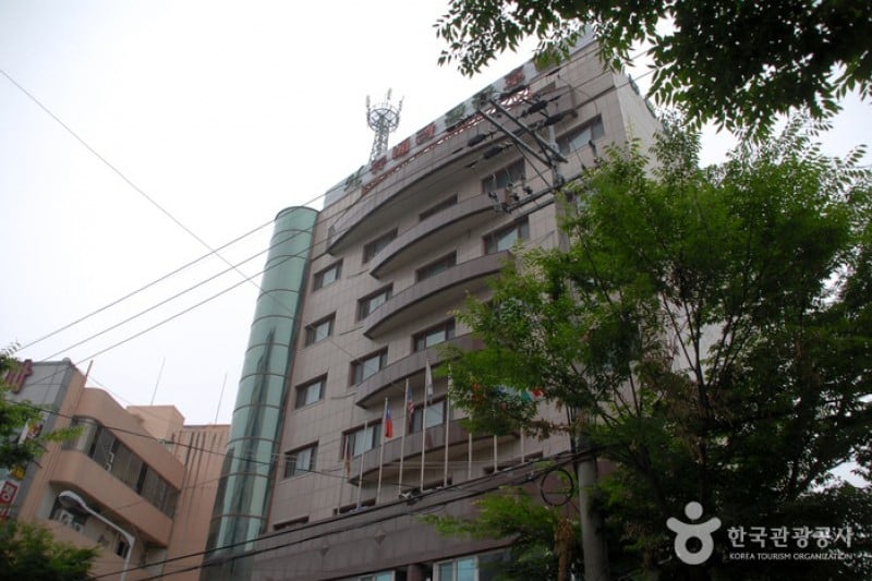 Newvera Tourist Hotel  (1/3)
