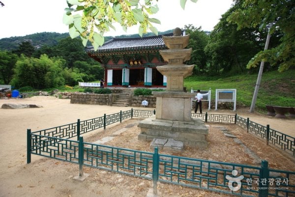 Yeongguksa Temple