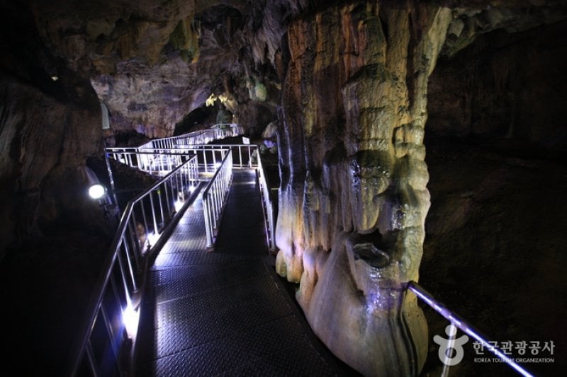 Danyang Ondal Cave (단양 온달동굴) (13/14)