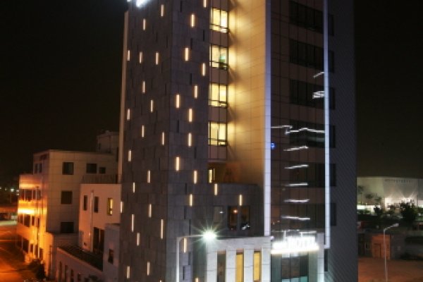 GEE HOTEL