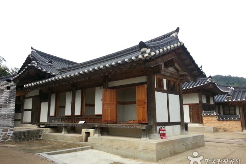 Birthplace of Yuk Young-soo (Okcheon) (옥천 육영수 생가) (5/10)