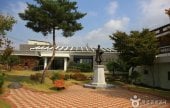 Jeong Jiyong Literature Gallery (정지용 문학관)