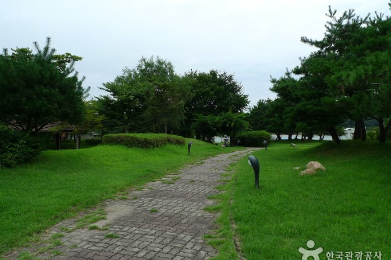 Jungangtap Park  (6/21)