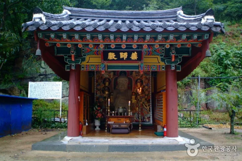 Deokjusa Temple  (3/8)