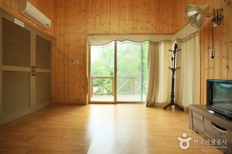 Jwagusan Natural Recreation Forest (좌구산자연휴양림) (10/20)