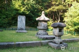 Cheongnyongsa Temple Site 