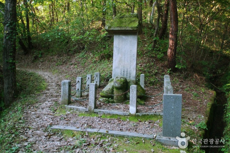 Cheongnyongsa Temple Site  (2/8)