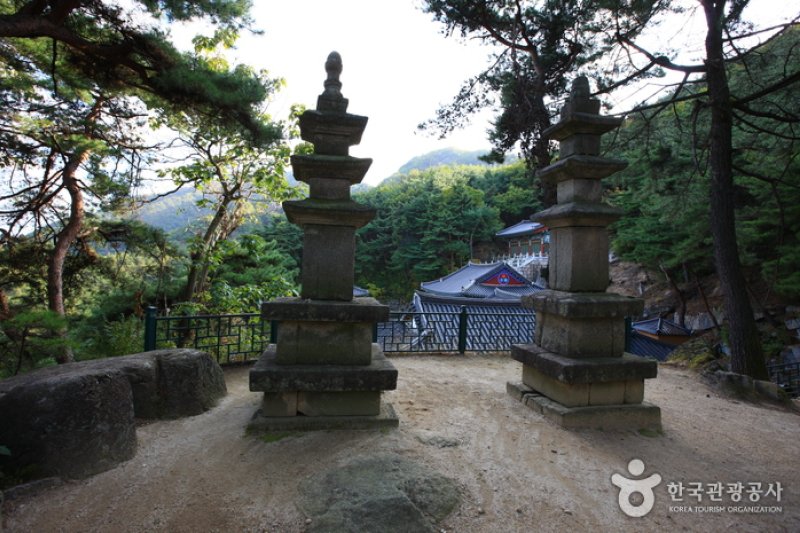 Okcheon Yongamsa Temple  (3/8)