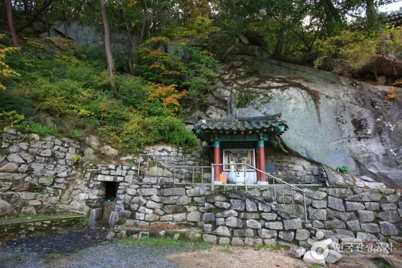 Okcheon Yongamsa Temple  (8/8)