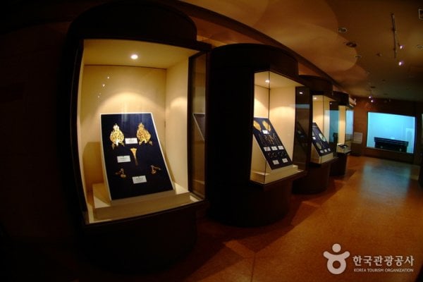Songsan-ri Tombs and Royal Tomb of King Muryeong [UNESCO World Heritage]