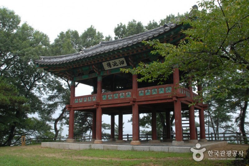 Gwanbuk-ri Relics and Busosanseong Fortress of Buyeo [UNESCO World Heritage]  (12/43)