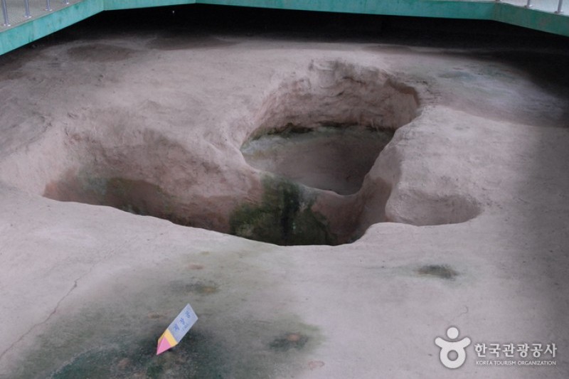 Gwanbuk-ri Relics and Busosanseong Fortress of Buyeo [UNESCO World Heritage]  (23/43)