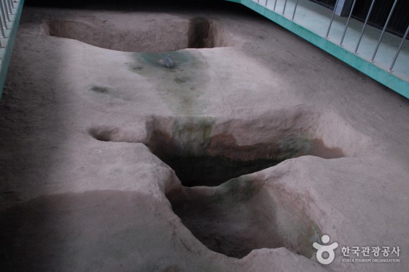 Gwanbuk-ri Relics and Busosanseong Fortress of Buyeo [UNESCO World Heritage]  (24/43)