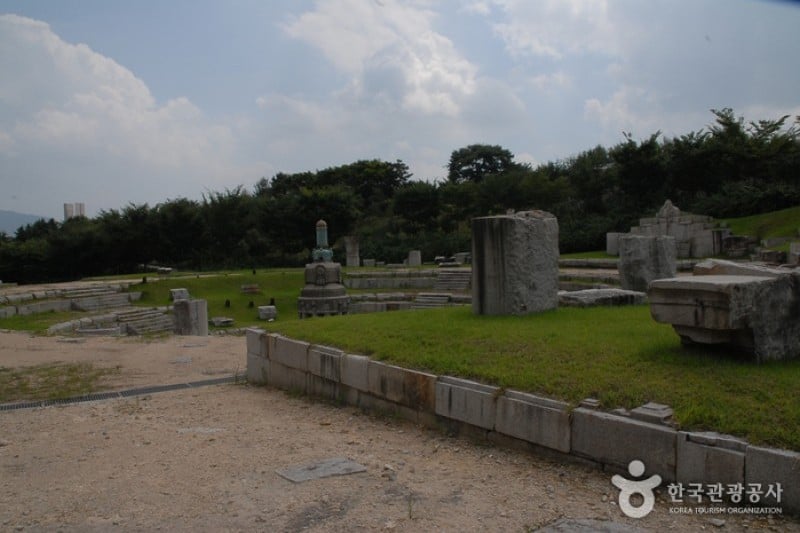 The Independence Hall of Korea  (12/92)