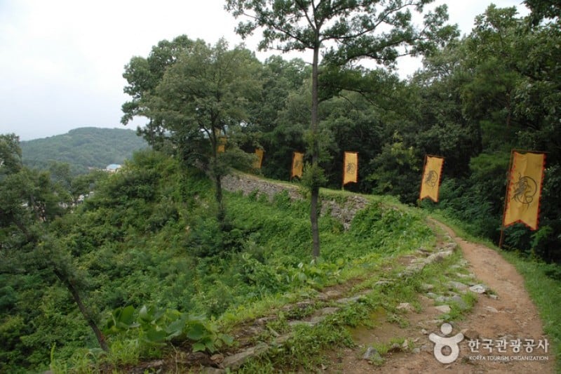 Gongju Gongsanseong Fortress [UNESCO World Heritage]  (1/47)