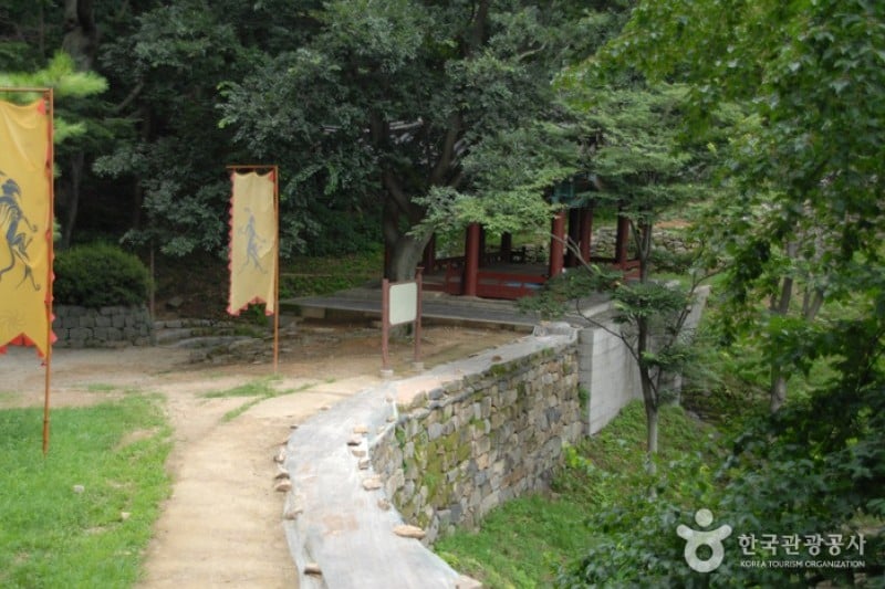 Gongju Gongsanseong Fortress [UNESCO World Heritage]  (7/47)