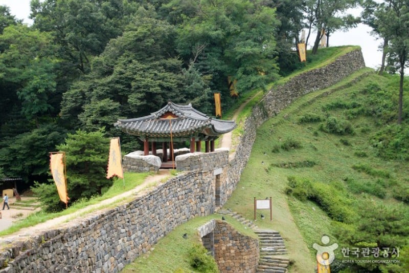 Gongju Gongsanseong Fortress [UNESCO World Heritage]  (10/47)