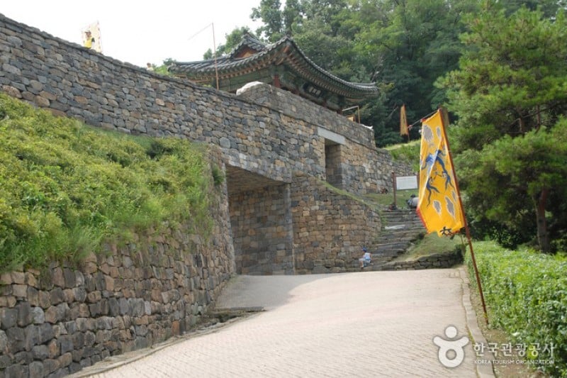 Gongju Gongsanseong Fortress [UNESCO World Heritage]  (11/47)