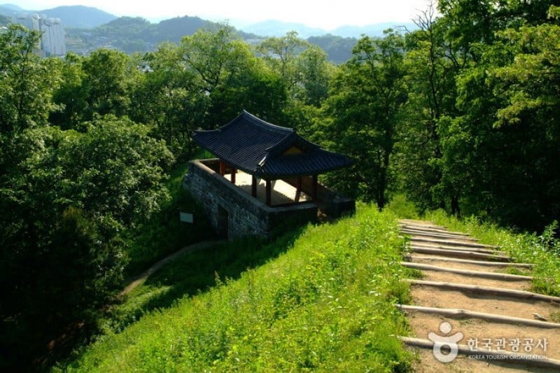 Gongju Gongsanseong Fortress [UNESCO World Heritage]  (33/47)