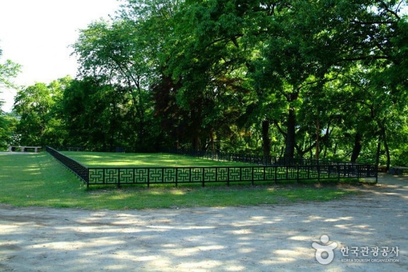 Gongju Gongsanseong Fortress [UNESCO World Heritage]  (46/47)