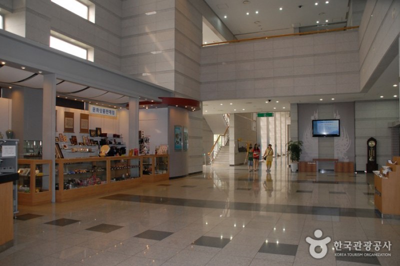 Gongju National Museum  (1/15)