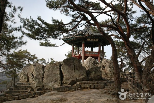 Nakhwaam Rock