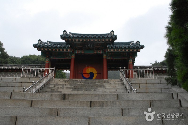 Hyeonchungsa Shrine  (1/38)