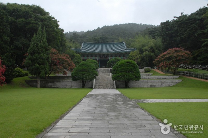 Hyeonchungsa Shrine  (5/38)