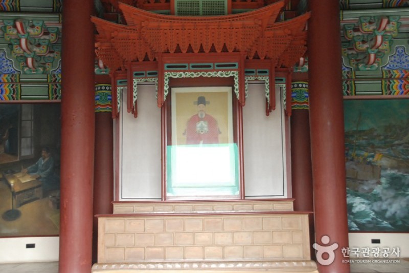 Hyeonchungsa Shrine  (6/38)