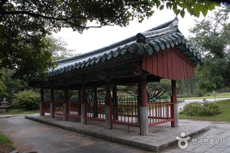 Hyeonchungsa Shrine  (9/38)