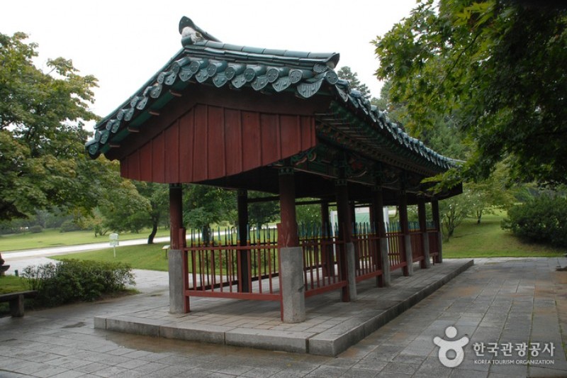Hyeonchungsa Shrine  (10/38)