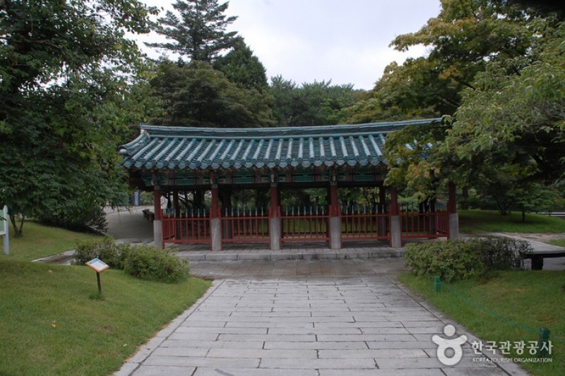 Hyeonchungsa Shrine  (12/38)