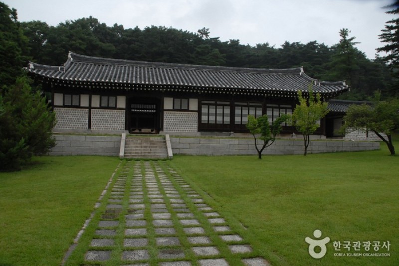 Hyeonchungsa Shrine  (23/38)