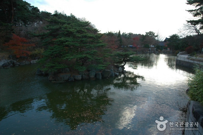 Hyeonchungsa Shrine  (34/38)