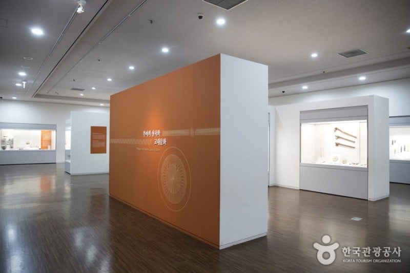 Buyeo National Museum  (10/13)