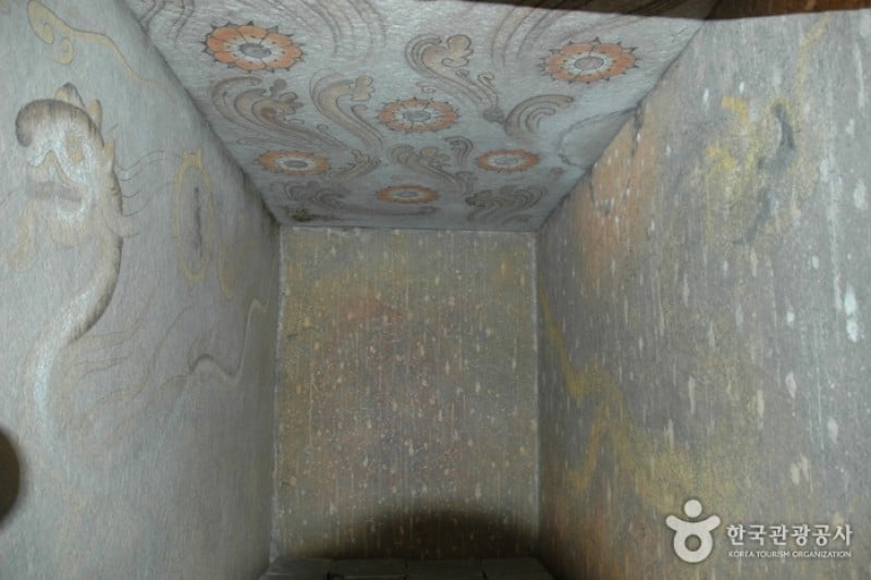 Buyeo Neungsan-ri Ancient Tombs [UNESCO World Heritage]  (7/11)