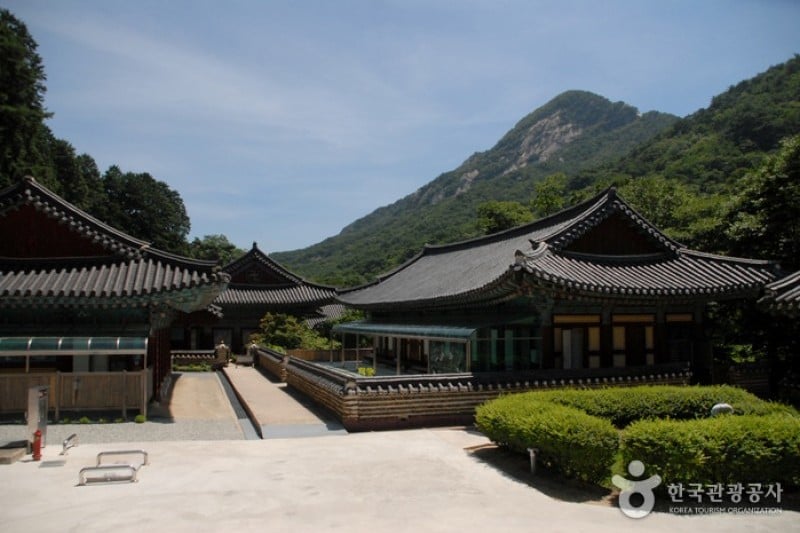 Donghaksa Temple  (1/24)