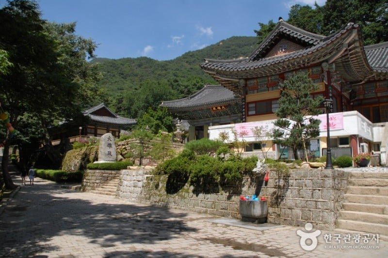 Donghaksa Temple  (2/24)